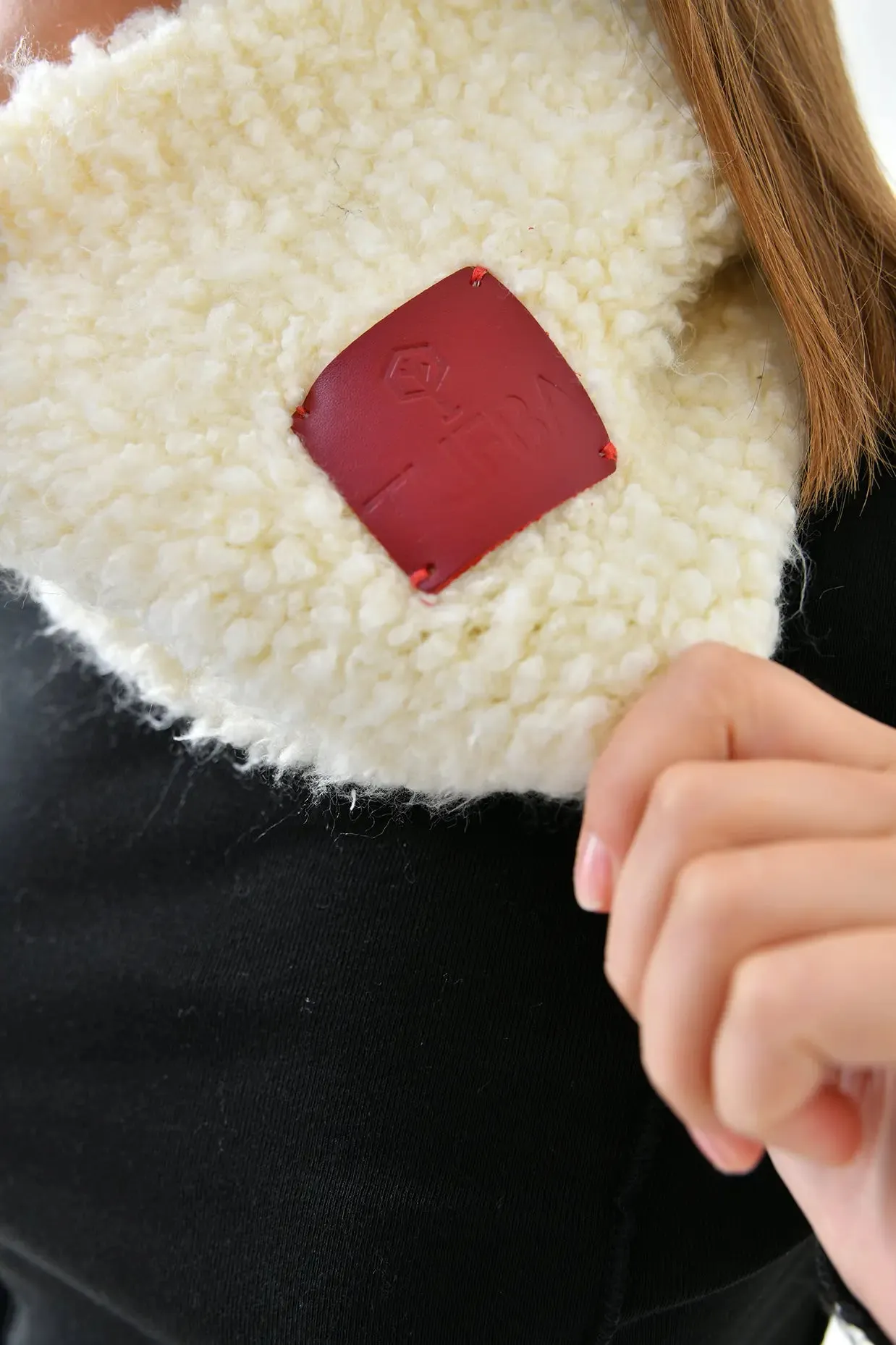 KNITTED NECK SCARF - ECRU