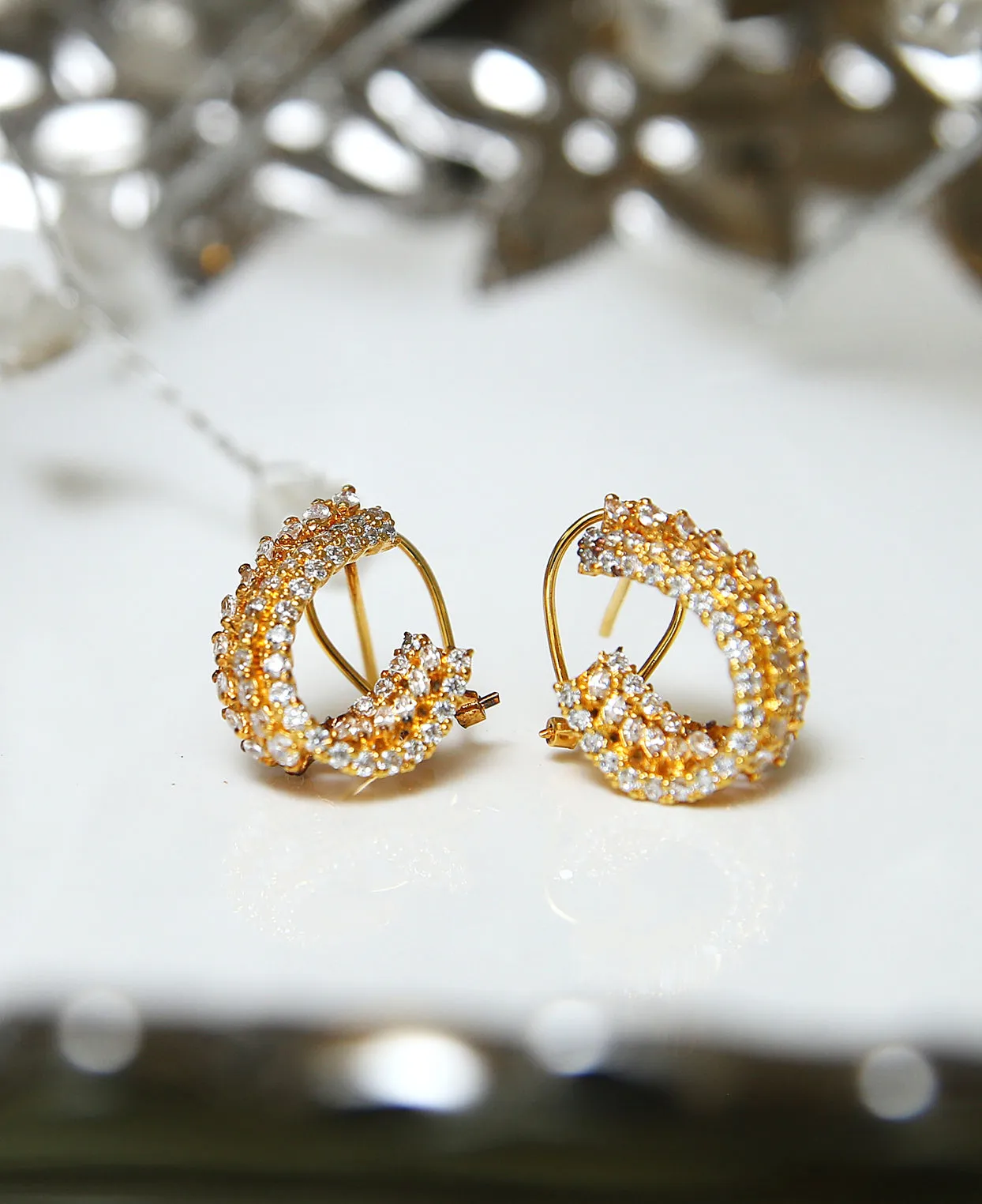 Zircon Kaan Tops